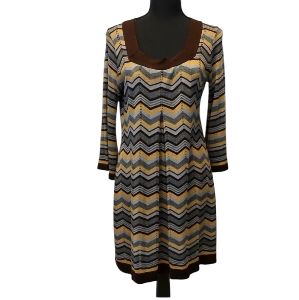AGB Knit Bell Sleeve Sweater Dress 97% Acrylic 3% Spandex Chevron Pattern Size S